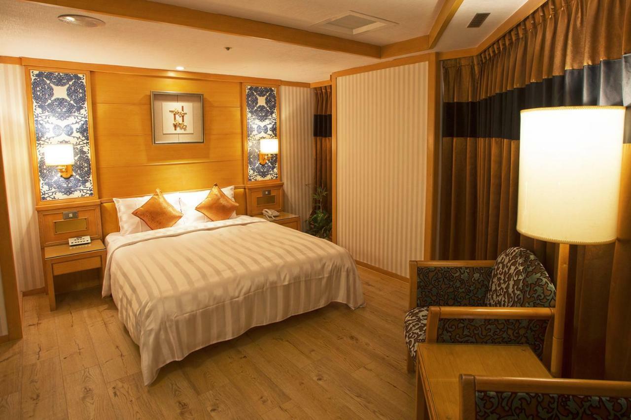 Silken Hotel Taipeh Exterior foto